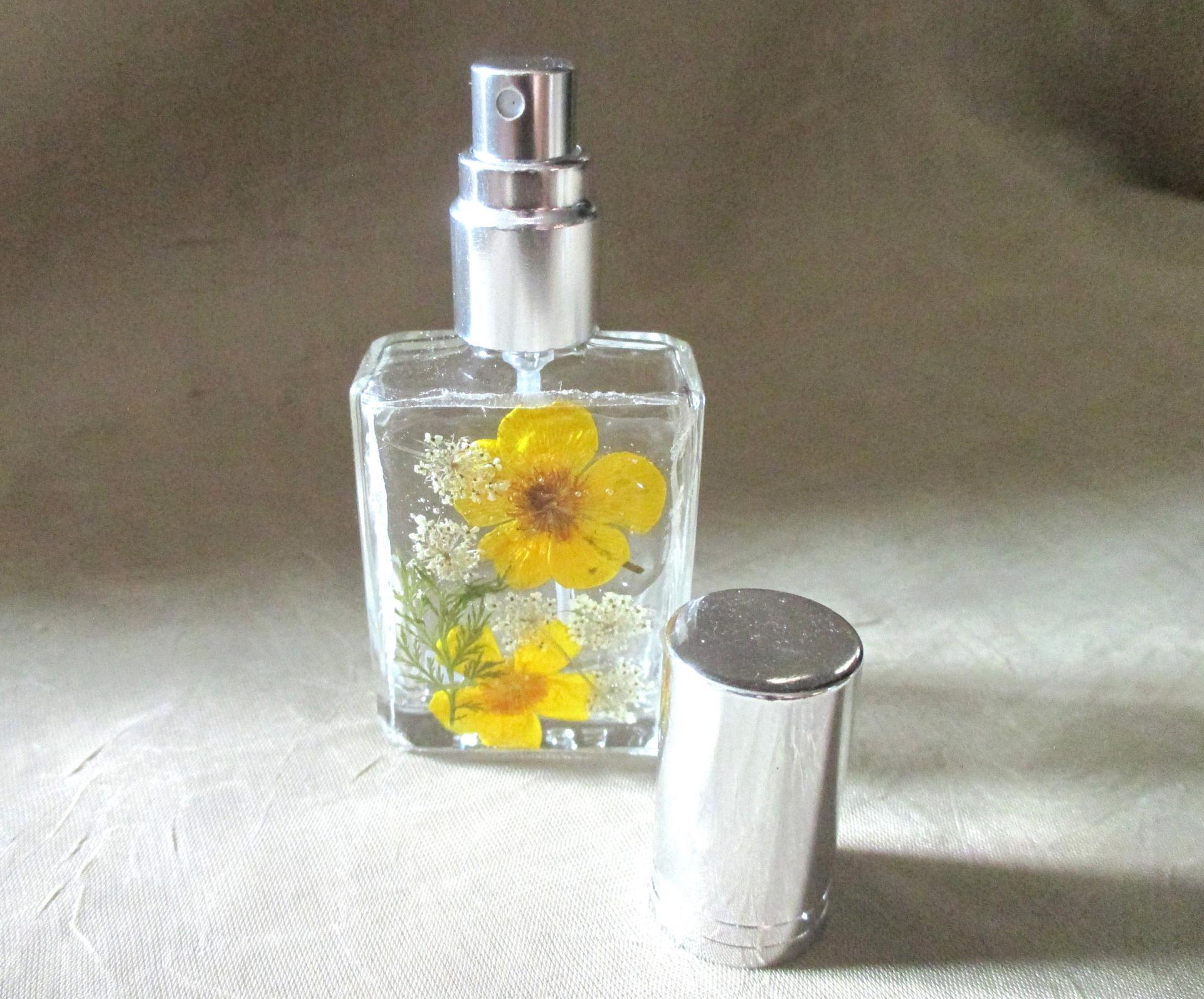 Floral Perfume Bottles, Spray Mister, Square Bottles, Flowers in Resin