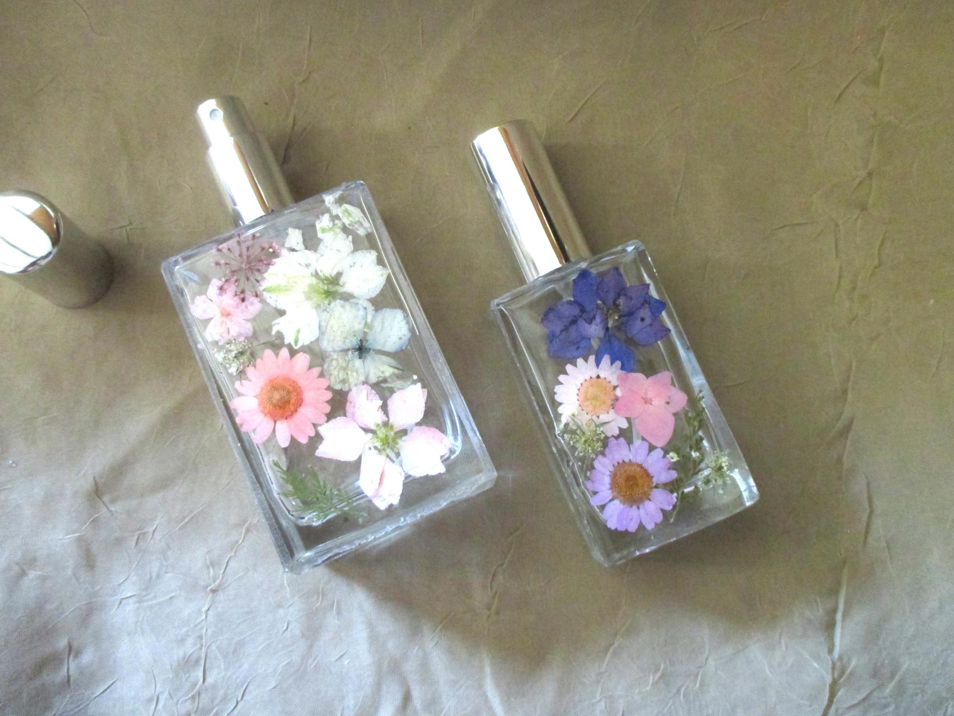 Floral Perfume Bottles, Spray Mister, Square Bottles, Flowers in Resin