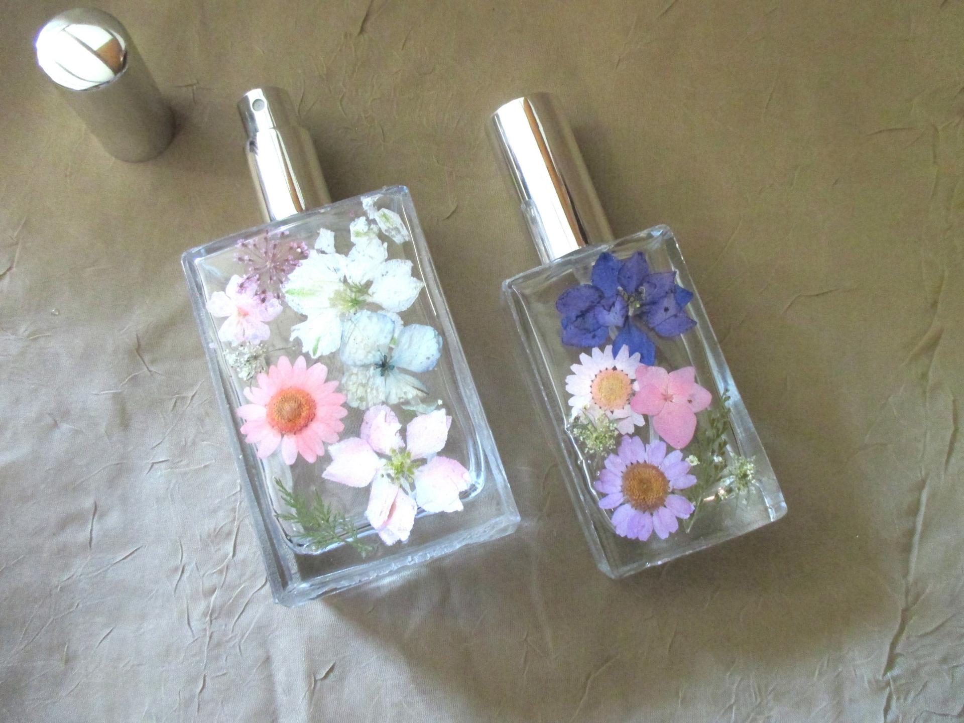 Floral Perfume Bottles, Spray Mister, Square Bottles, Flowers in Resin