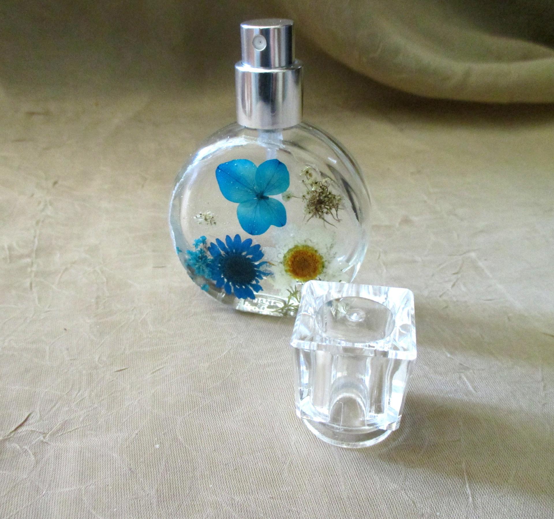 Floral Perfume Bottles, 1 ounce Small Spray Mister, Round Bottles, Flowers in Resin