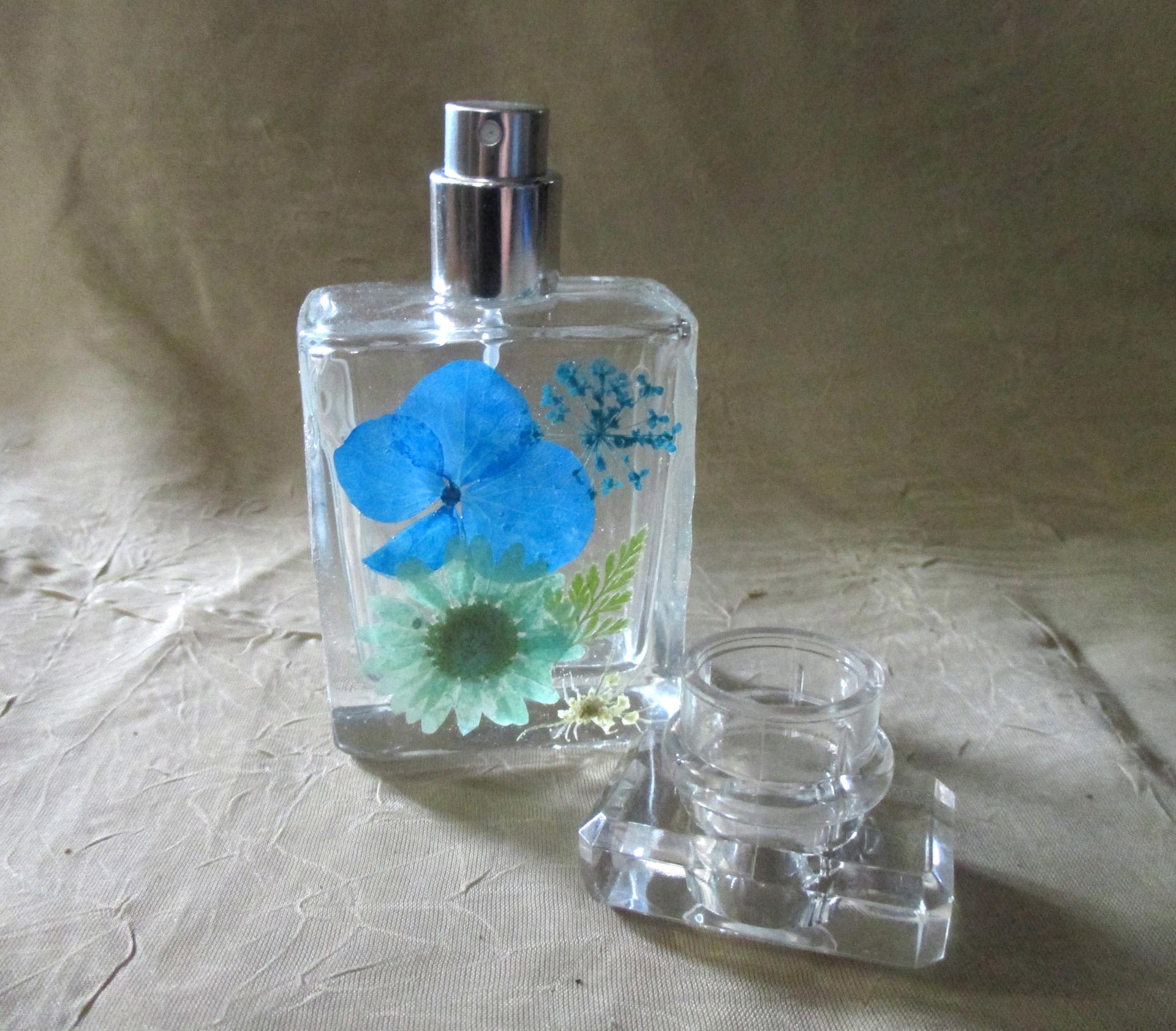 Floral Perfume Bottles, Spray Mister, 50ml Square Bottles, Flowers in Resin