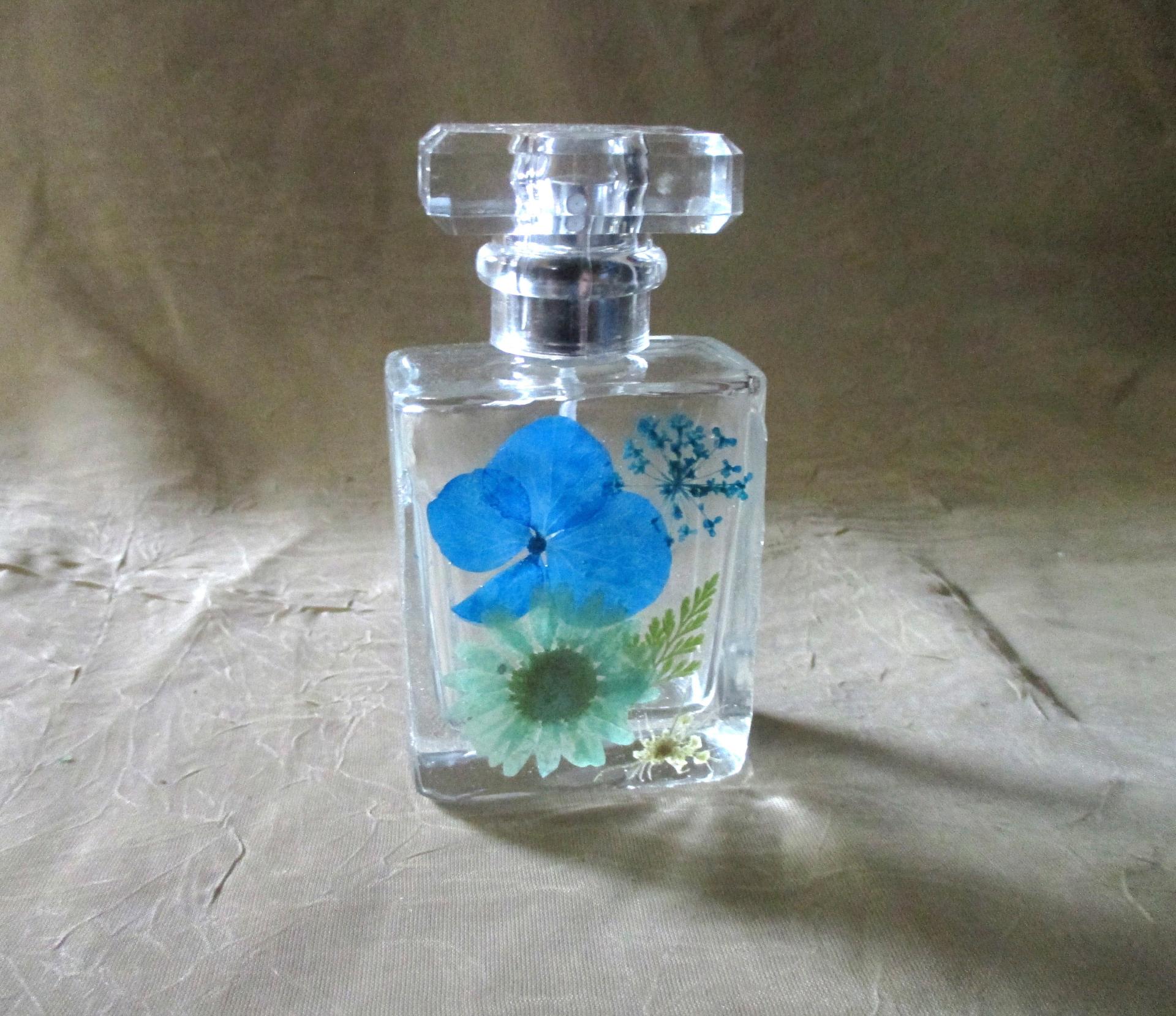 Floral Perfume Bottles, Spray Mister, 50ml Square Bottles, Flowers in Resin
