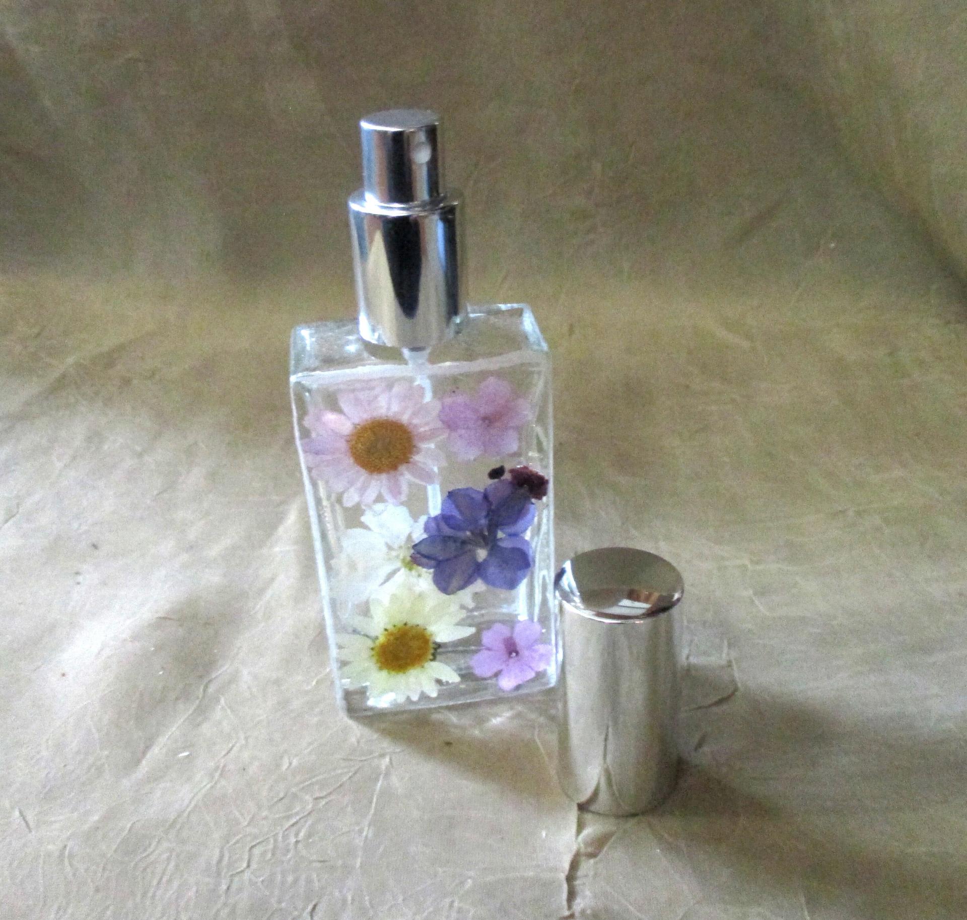 Floral Perfume Bottles, Spray Mister, Square Bottles, Flowers in Resin