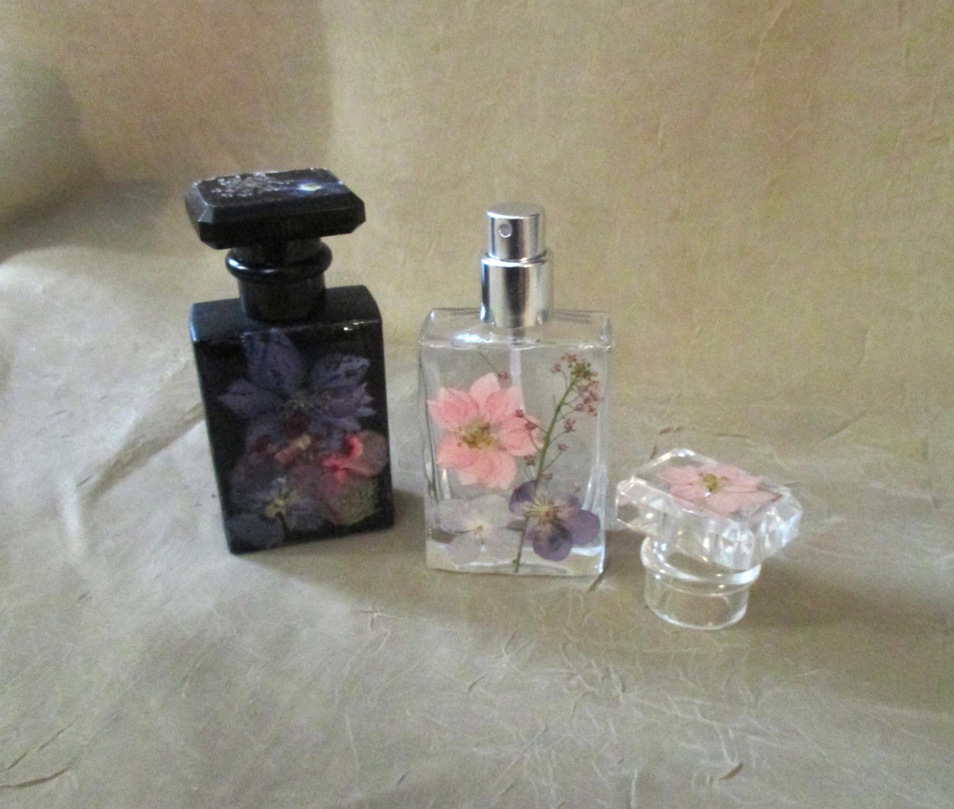 Floral Perfume Bottles, Spray Mister, Square Bottles, Flowers in Resin