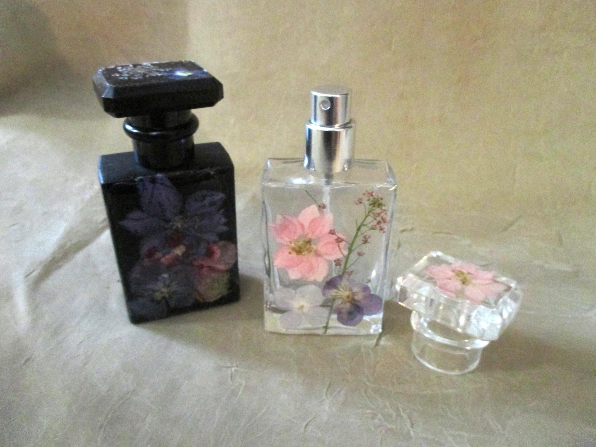 Floral Perfume Bottles, Spray Mister, Square Bottles, Flowers in Resin