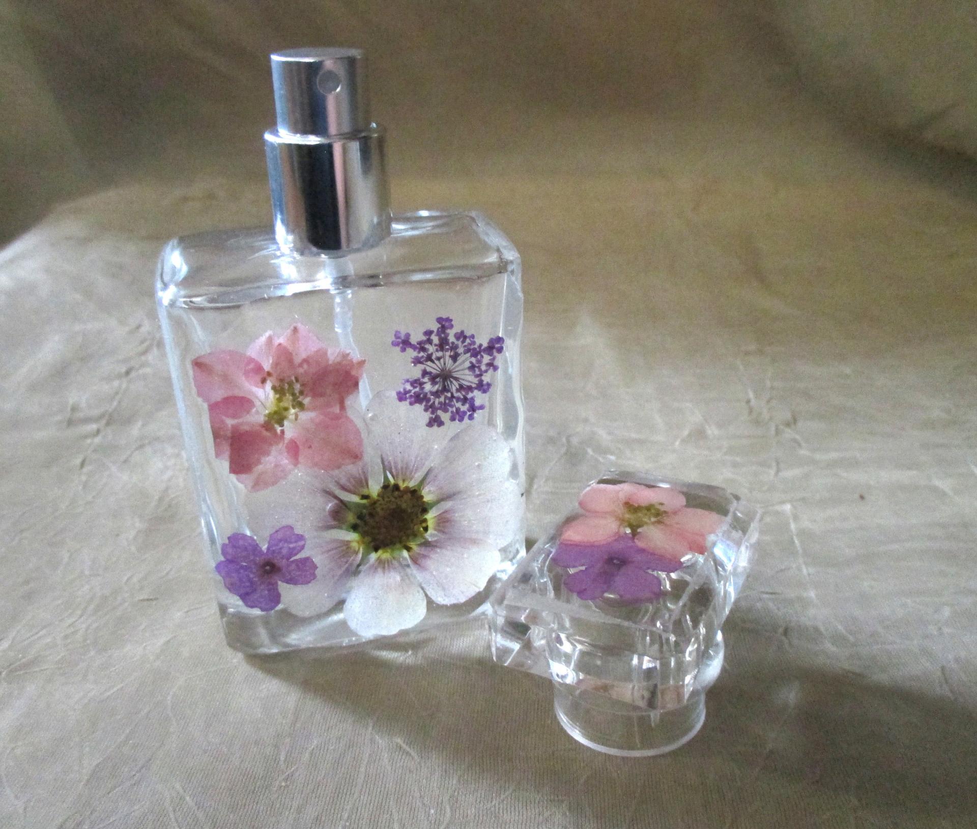 Floral Perfume Bottles, Spray Mister, 50ml Square Bottles, Flowers in Resin