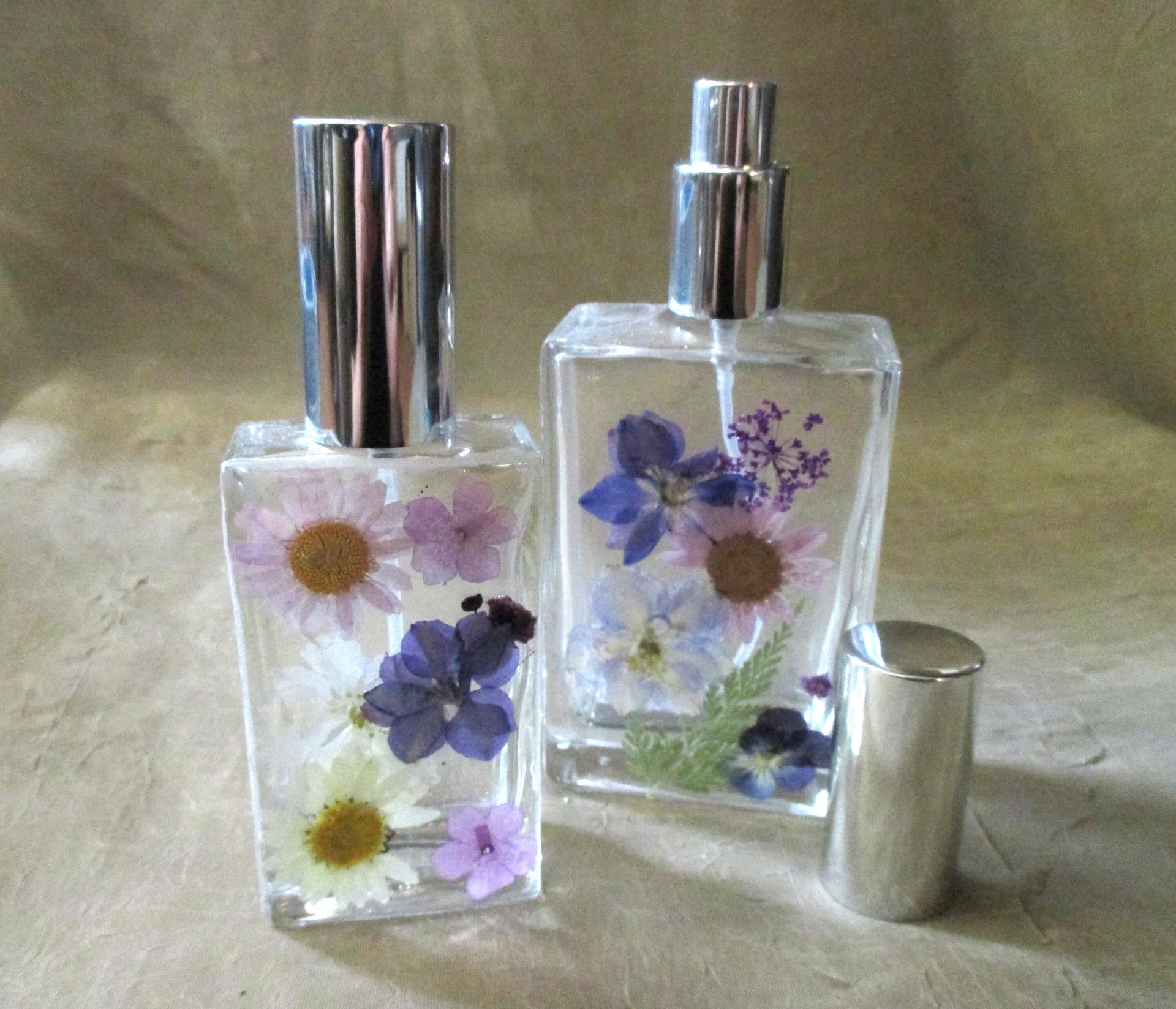 Floral Perfume Bottles, Spray Mister, Square Bottles, Flowers in Resin
