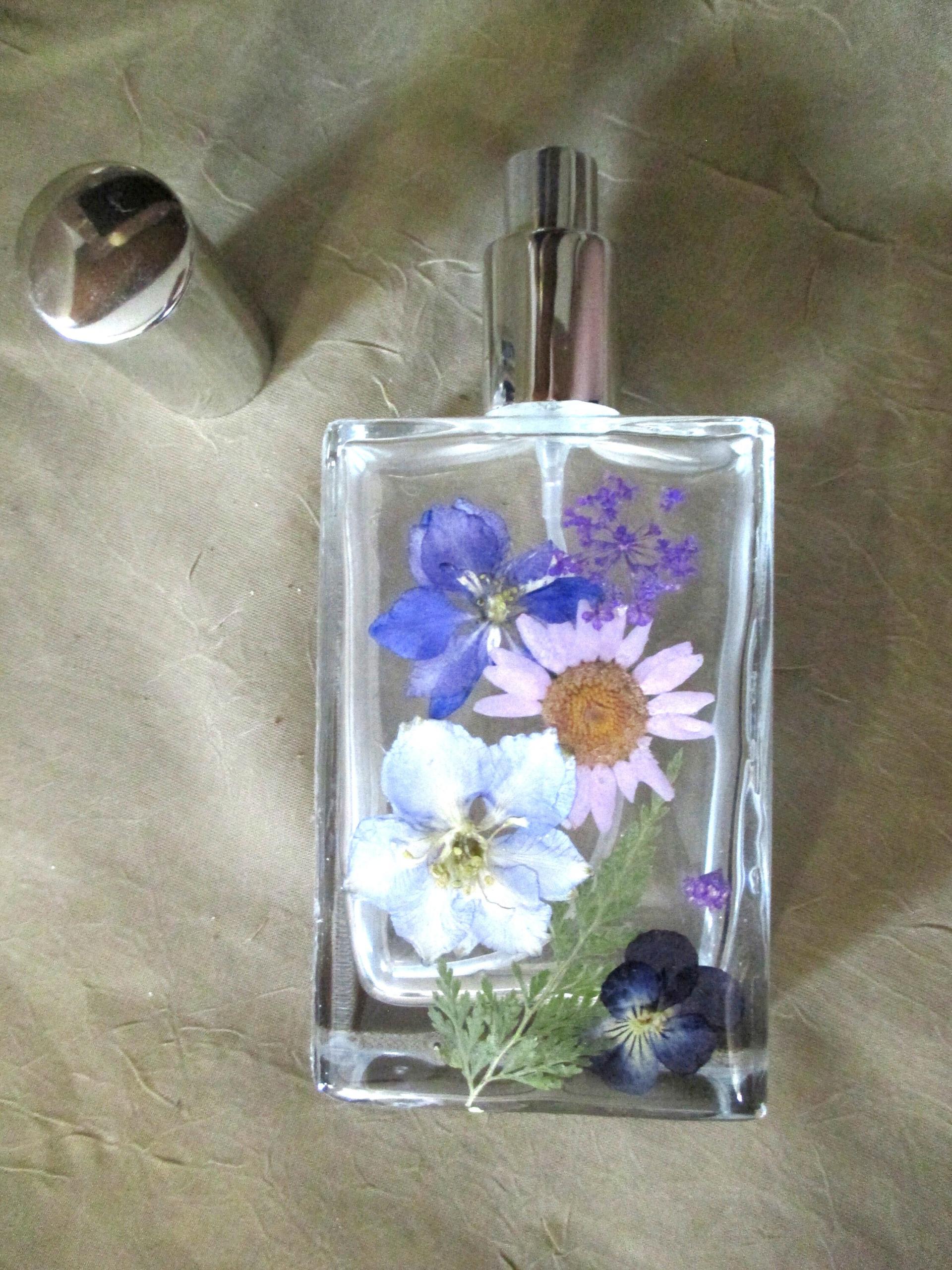 Floral Perfume Bottles, Spray Mister, Square Bottles, Flowers in Resin