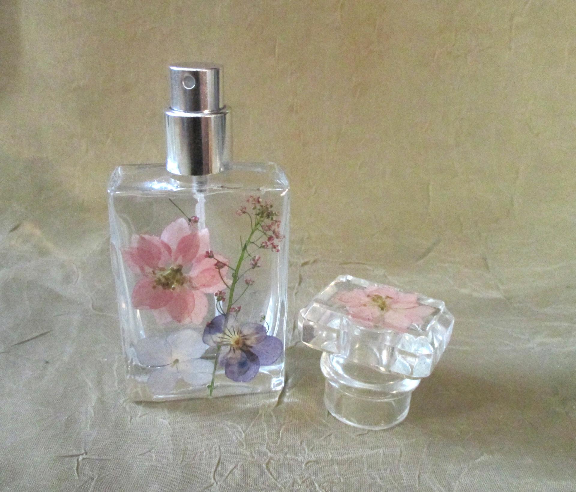 Floral Perfume Bottles, Spray Mister, Square Bottles, Flowers in Resin