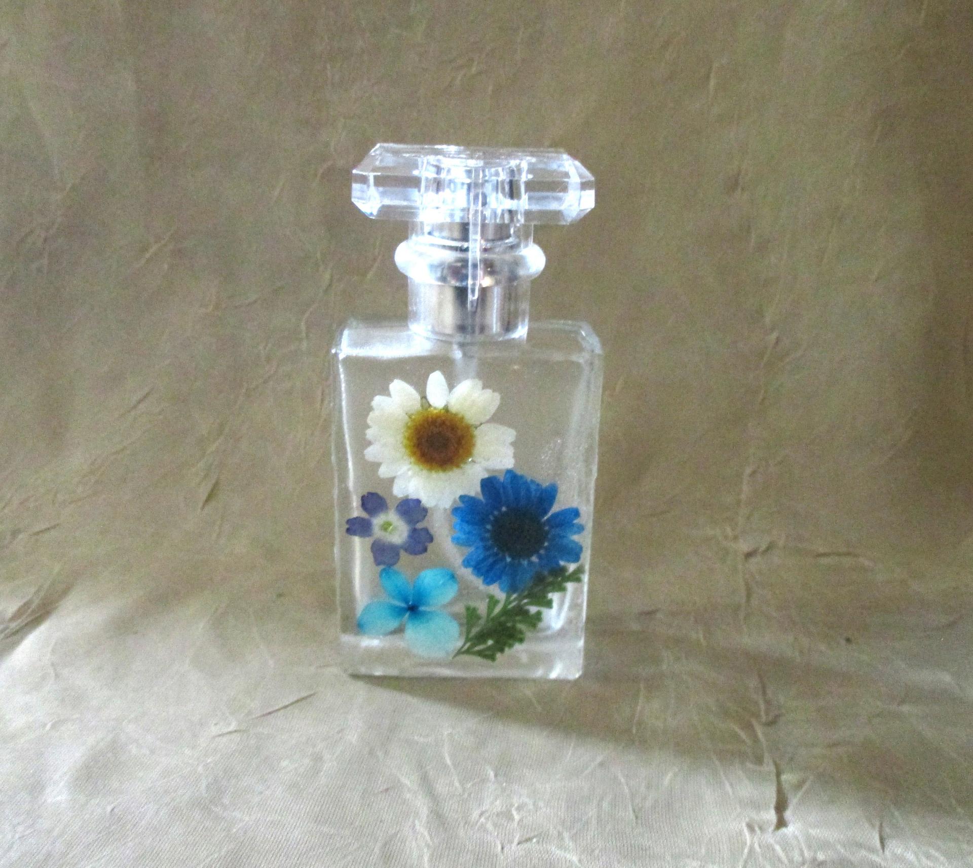 Floral Perfume Bottles, Spray Mister, Square Bottles, Flowers in Resin