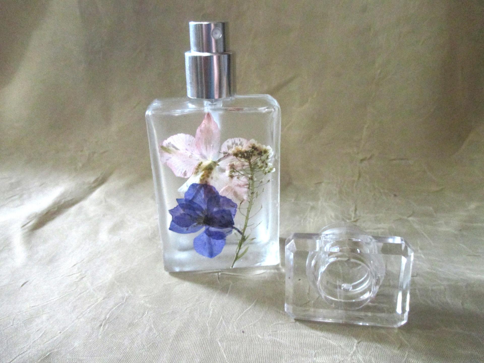 Floral Perfume Bottles, Spray Mister, Square Bottles, Flowers in Resin