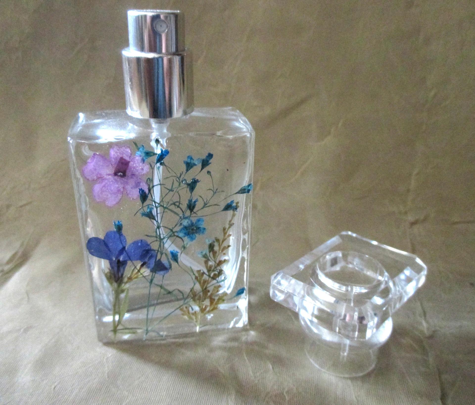 Floral Perfume Bottles, Spray Mister, Square Bottles, Flowers in Resin