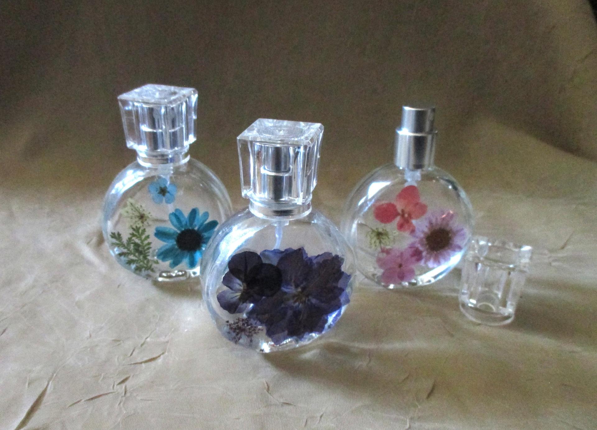 Floral Perfume Bottles, 1 ounce Small Spray Mister, Round Bottles, Flowers in Resin