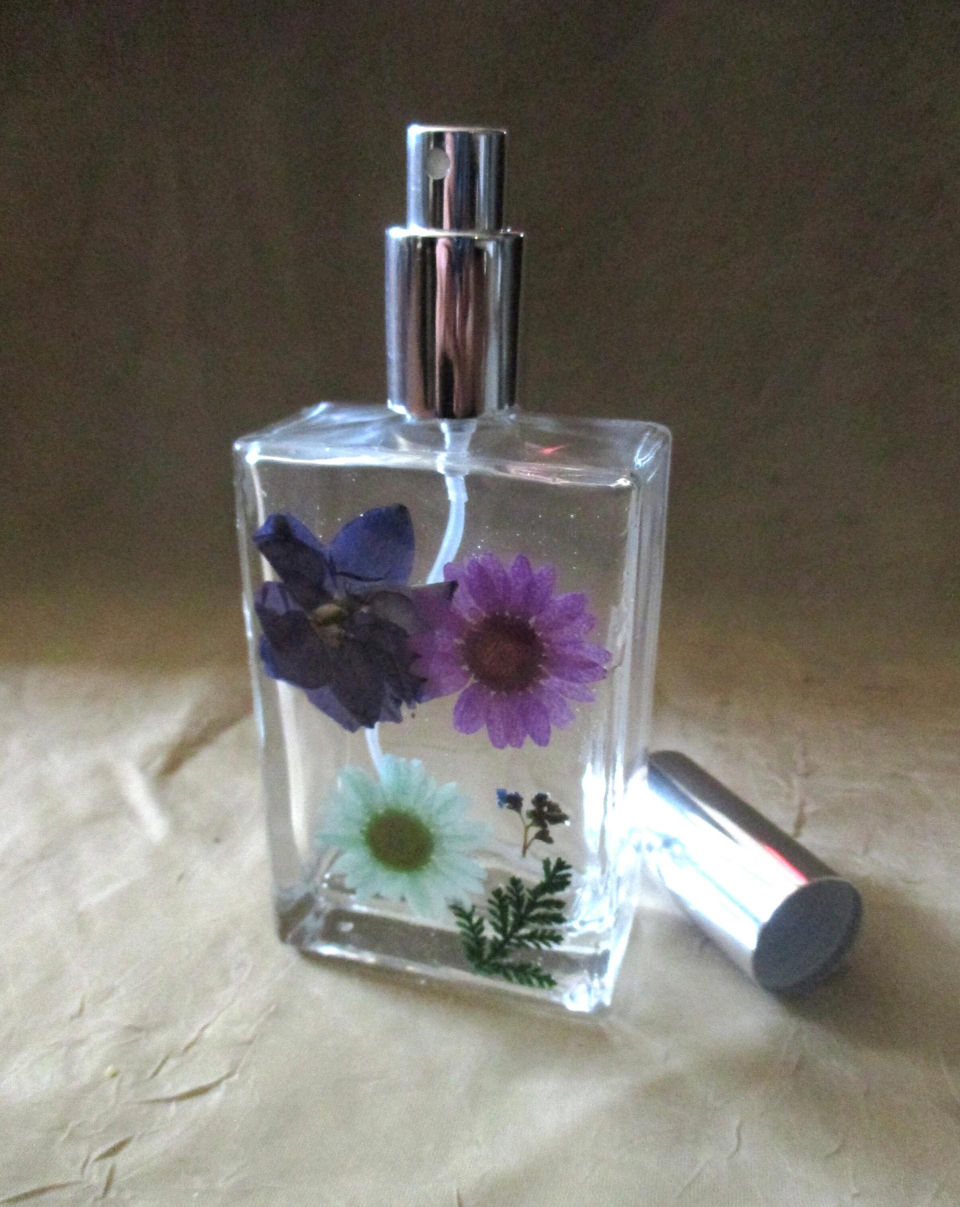 Floral Perfume Bottles, Spray Mister, Square Bottles, Flowers in Resin