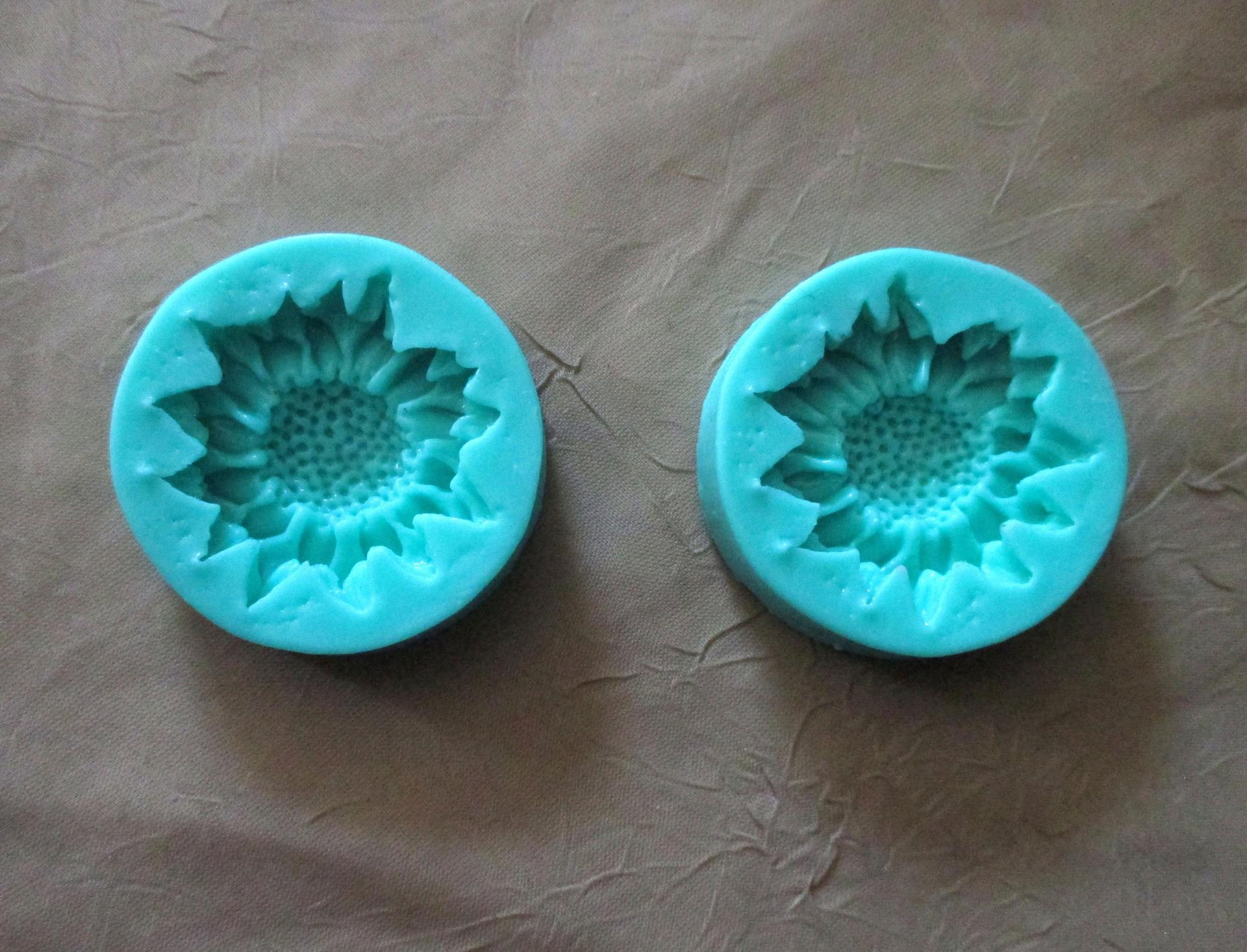 Small Floral Mold - Sunflower - for Resin, Clay, Casting and Baking, or for Soap or wax embeds