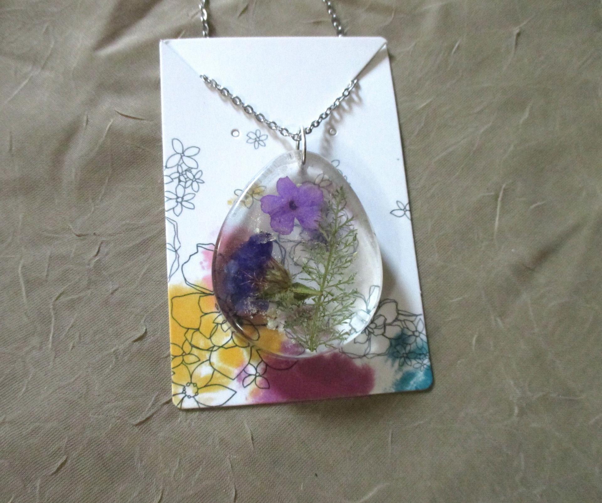 Flower Necklace - Real Dried Flowers - Resin Jewelry