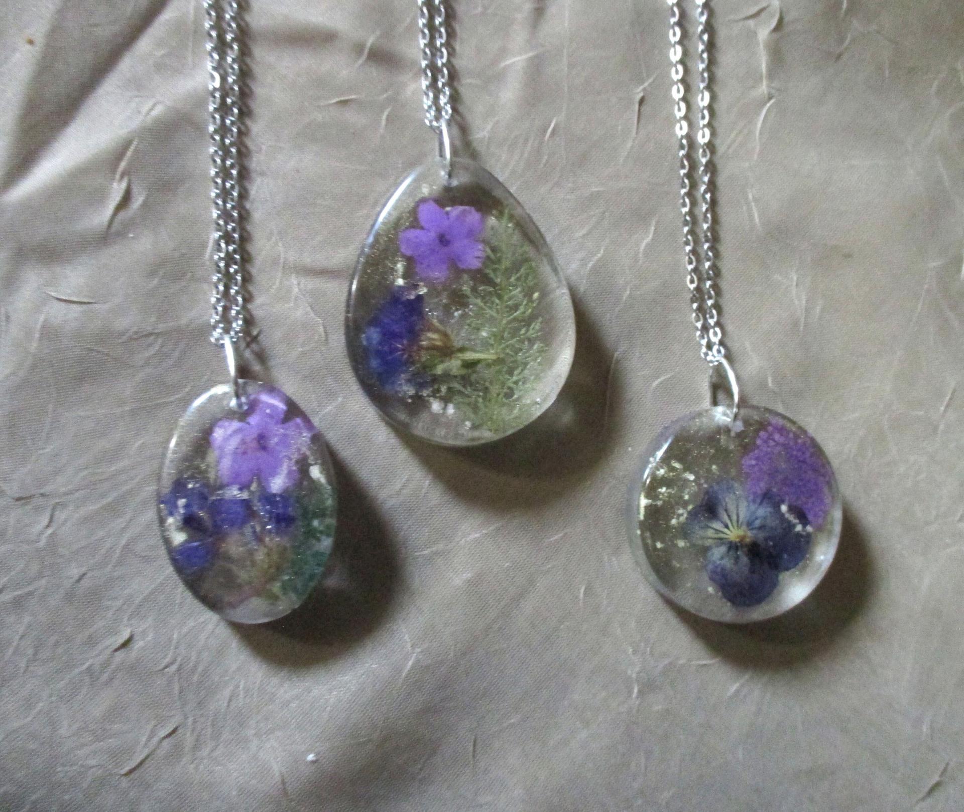 Flower Necklace - Real Dried Flowers - Resin Jewelry