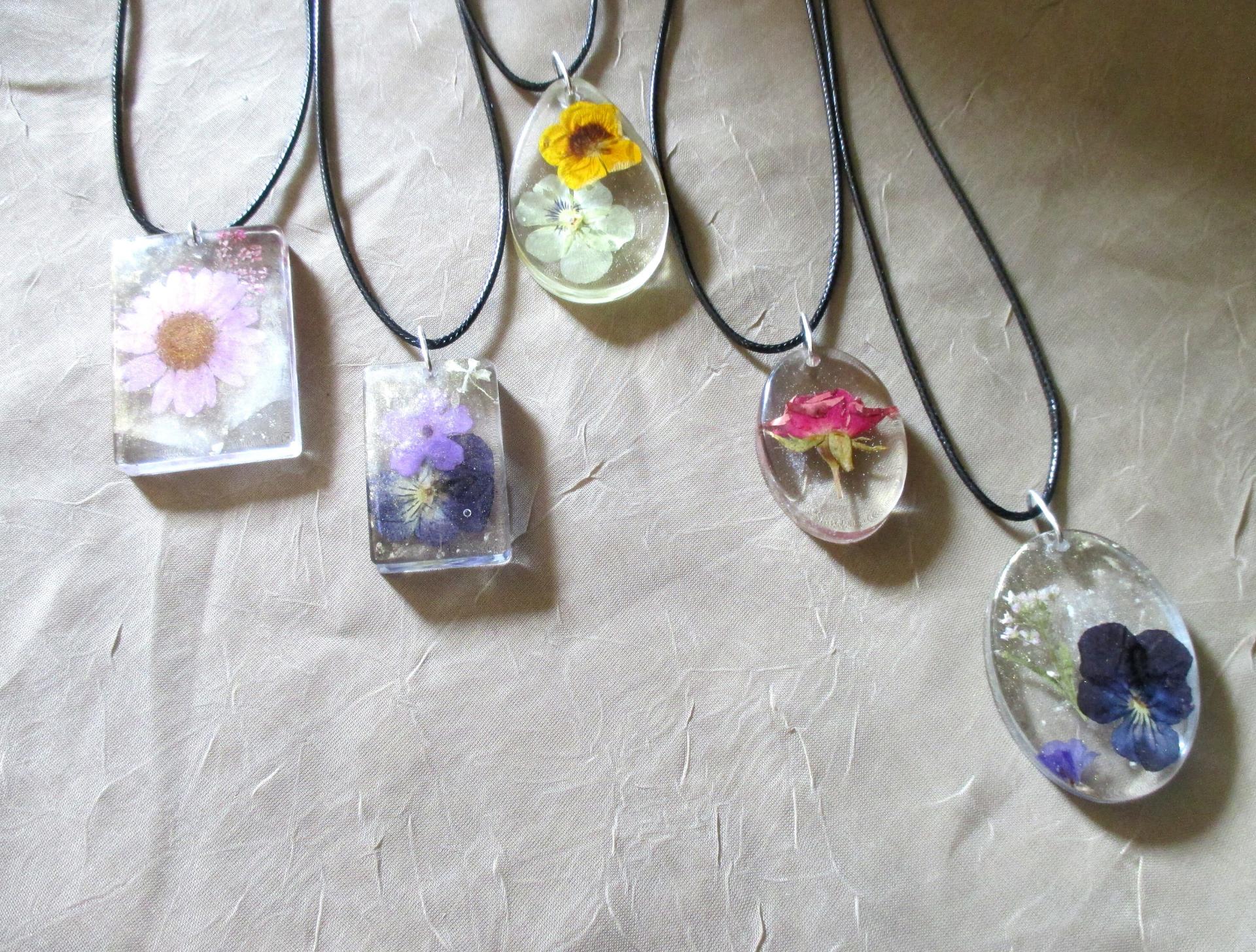 Flower Necklace - Real Dried Flowers - Resin Jewelry