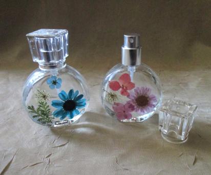 Floral Perfume Bottles, 1 ounce Small Spray Mister, Round Bottles, Flowers in Resin