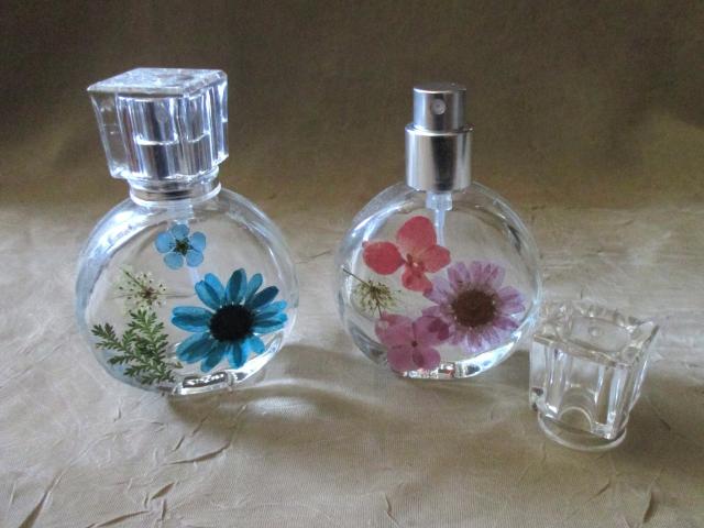 Floral Perfume Bottles, 1 ounce Small Spray Mister, Round Bottles, Flowers in Resin