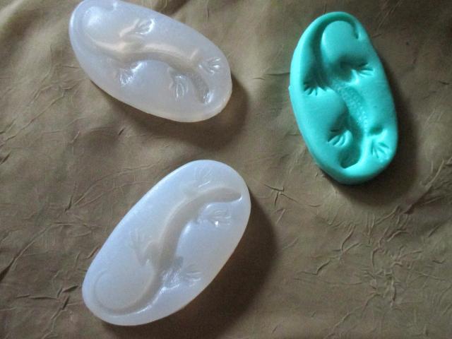 Gecko Mold - Small Lizard - for Resin, Clay, Casting and Baking, or for Soap or wax embeds